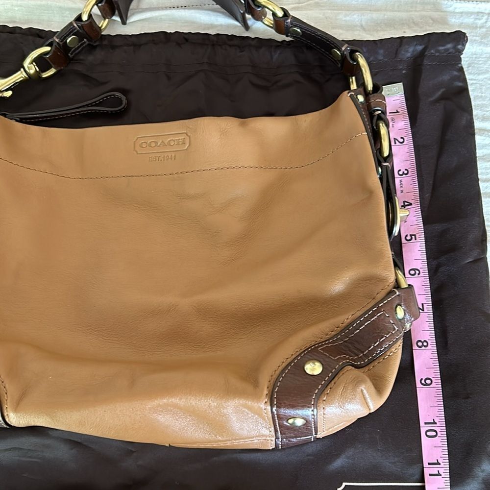 Coach Shoulder bag Impeccable Tan and brow gold hardware dust bag original - Picture 13 of 13